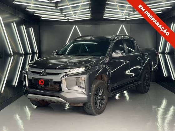 MITSUBISHI L200 TRITON 2.4 16V TURBO DIESEL SPORT HPE CD 4P 4X4 AUTOMÁTICO